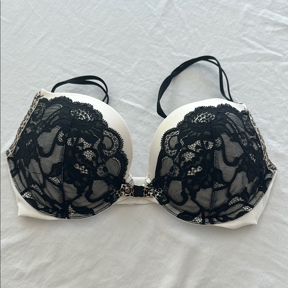 Victoria's Secret Black and White Bra with Elegant Lace